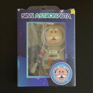 Dr. Simi Astronauta (Astronaut) keychain